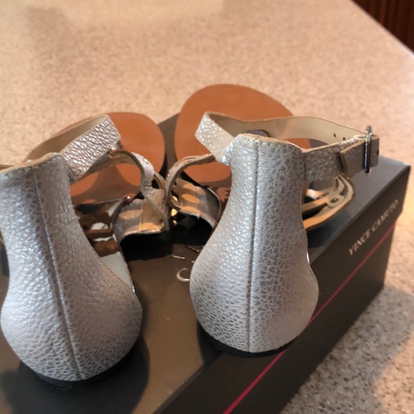 Vince Camuto sandals - Picture 3 of 5